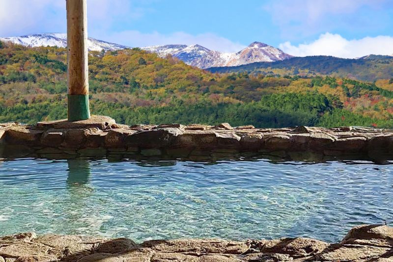 山あいの温泉（イメージ写真）